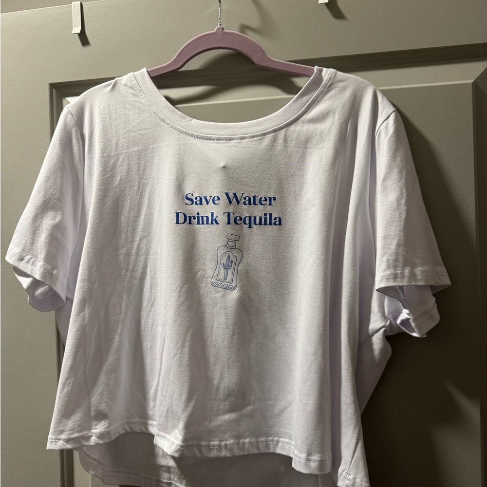 SHEIN White Crop Top with Blue Print - FITS LIKE XXL